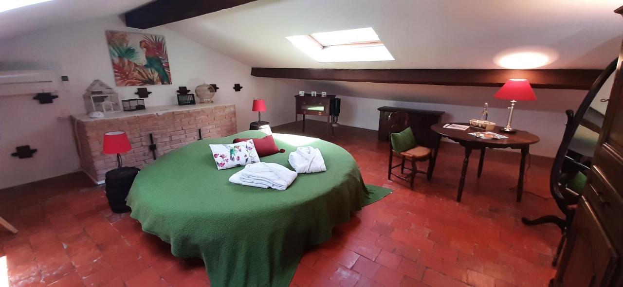 Bed And Breakfast La Grande Lauzade Le Luc Bagian luar foto