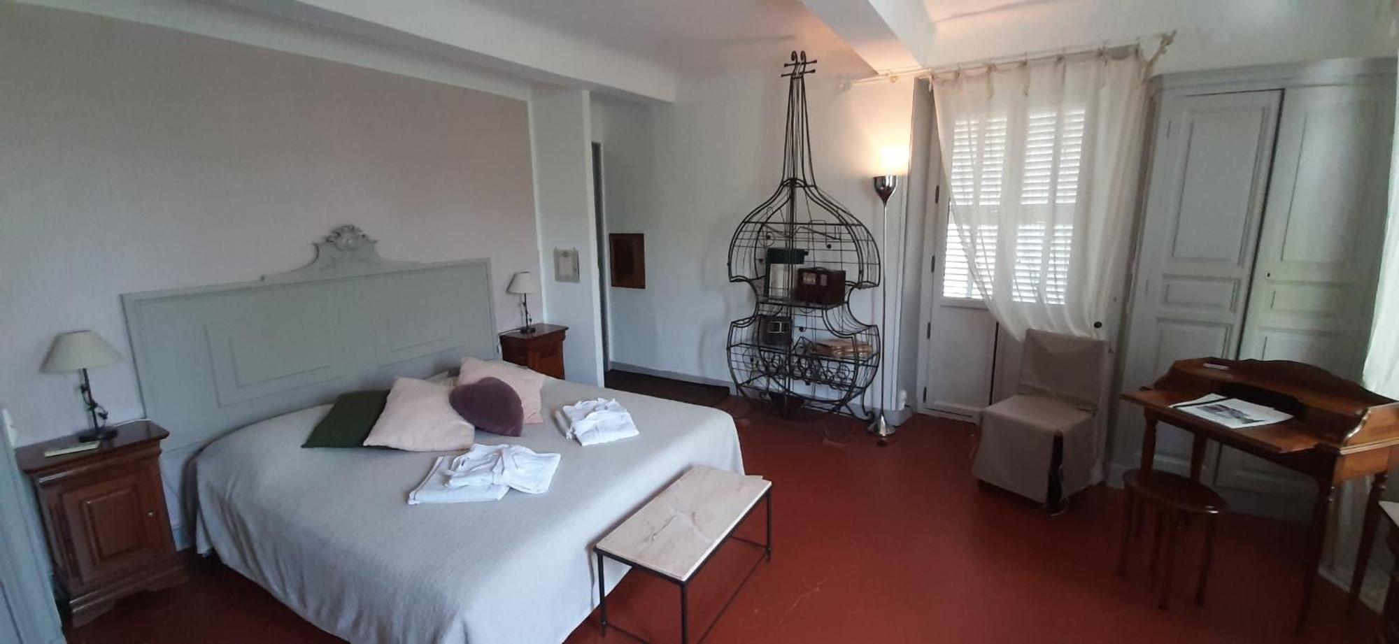 Bed And Breakfast La Grande Lauzade Le Luc Bagian luar foto