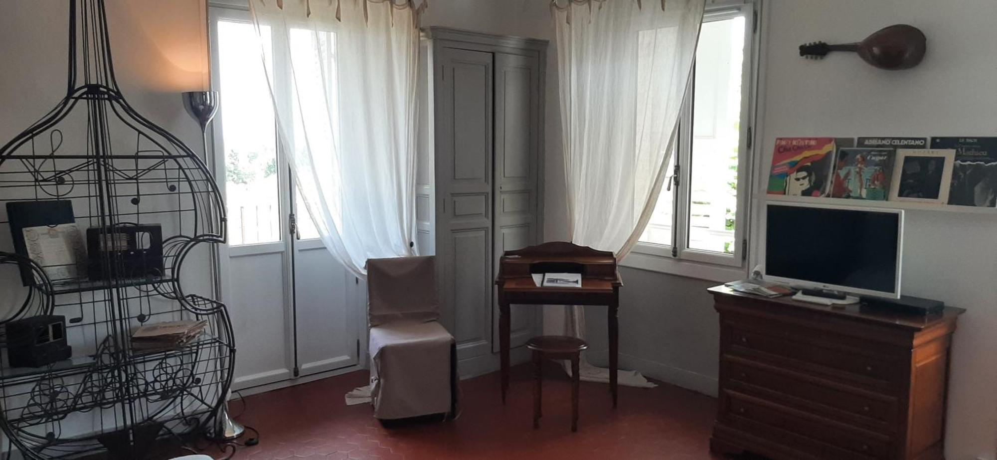 Bed And Breakfast La Grande Lauzade Le Luc Bagian luar foto
