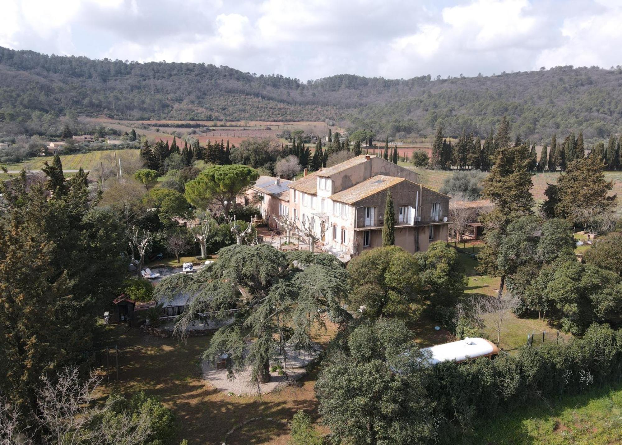 Bed And Breakfast La Grande Lauzade Le Luc Bagian luar foto